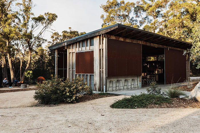 Bay of Fires Bush Retreat - Kitchen and Bar Pavilion