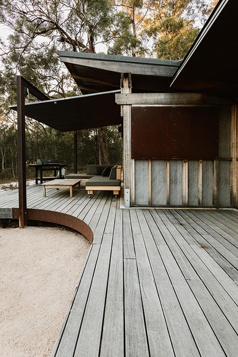 Bay of Fires Bush Retreat - Kitchen and Bar Pavilion