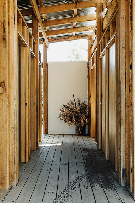Bay of Fires Bush Retreat - Kitchen and Bar Pavilion